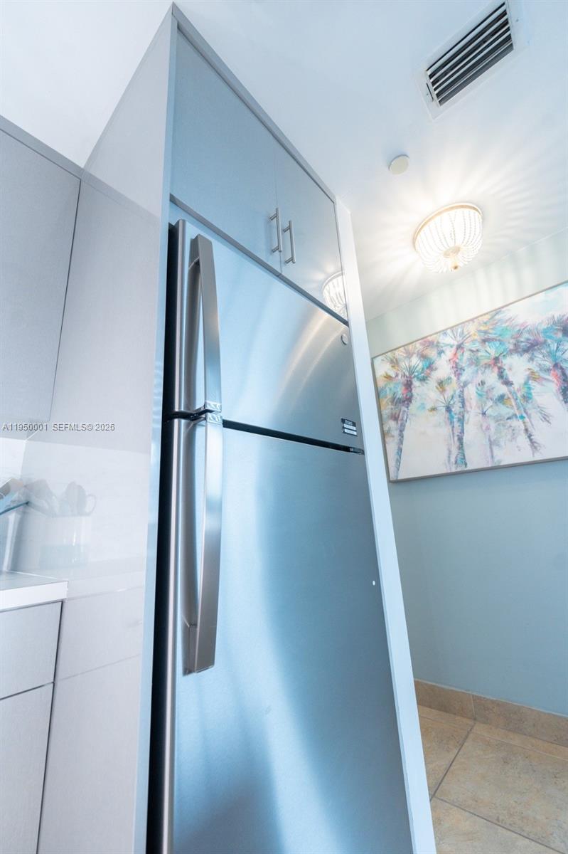 5445 Collins Ave #BAY21 Miami Beach, FL 33140