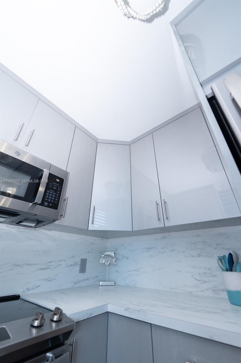 5445 Collins Ave #BAY21 Miami Beach, FL 33140