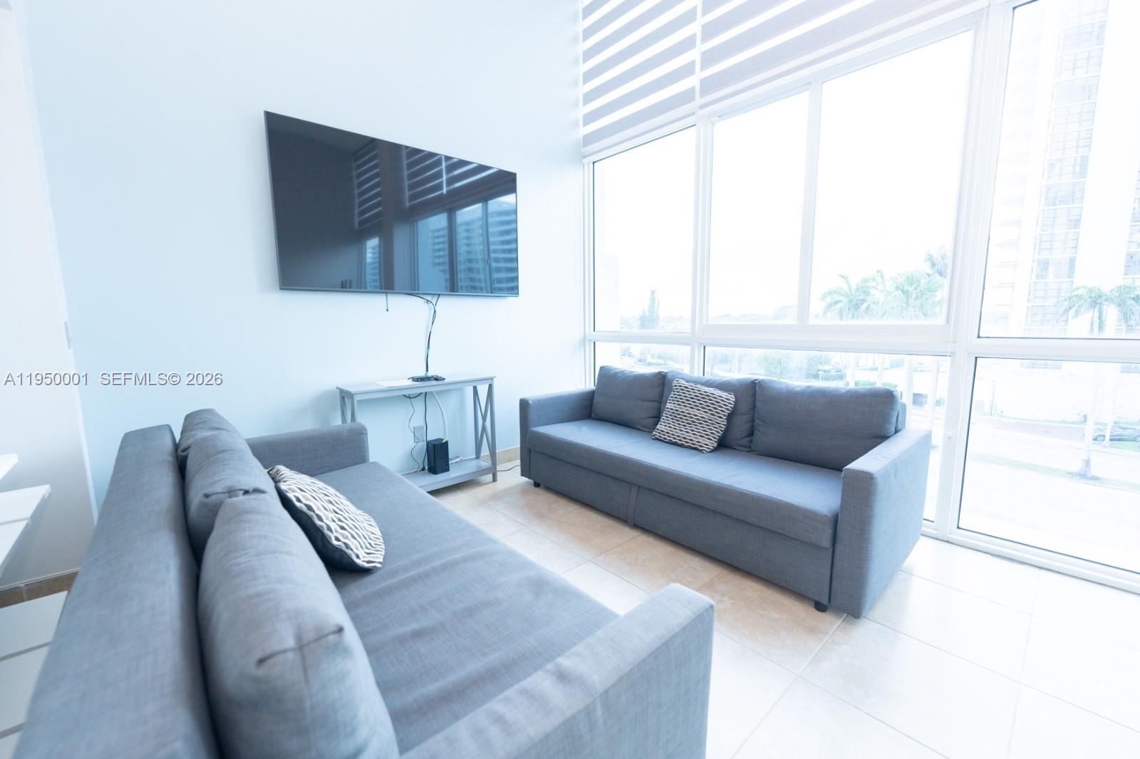 5445 Collins Ave #BAY21 Miami Beach, FL 33140