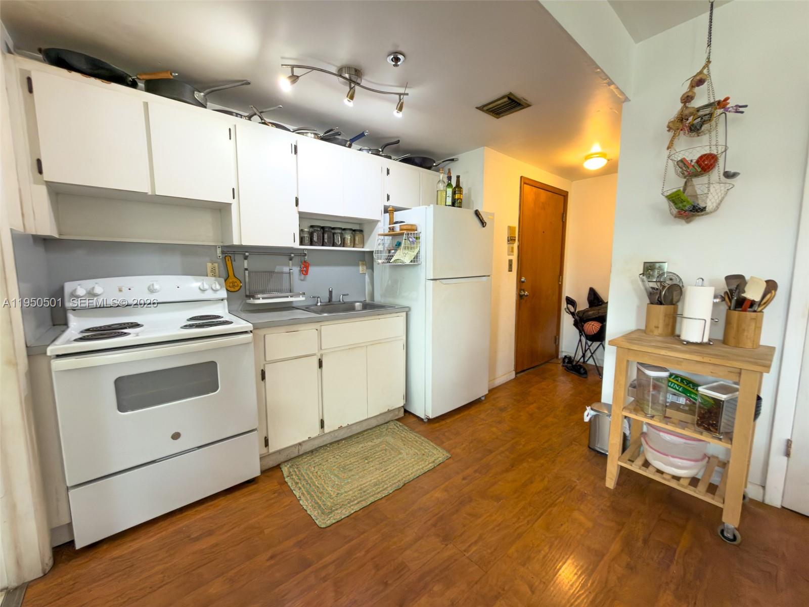 802 Euclid Ave #301 Miami Beach, FL 33139