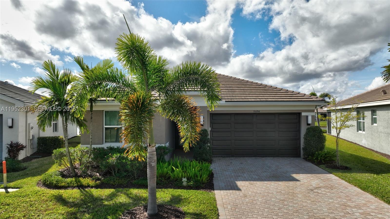 11694 SW River Xing Pl Port St Lucie, FL 34987