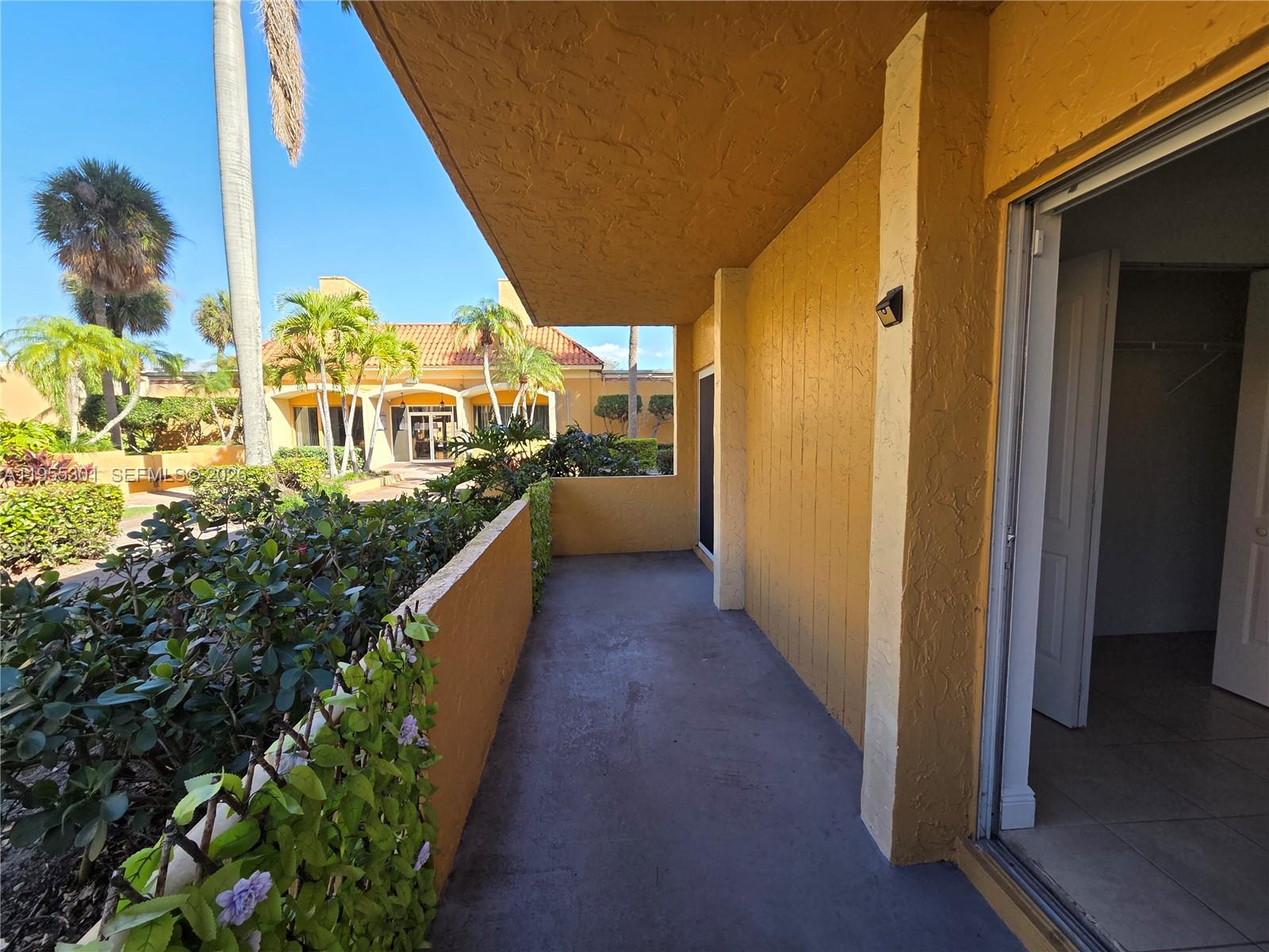 17901 NW 68th Ave #T106 Hialeah, FL 33015