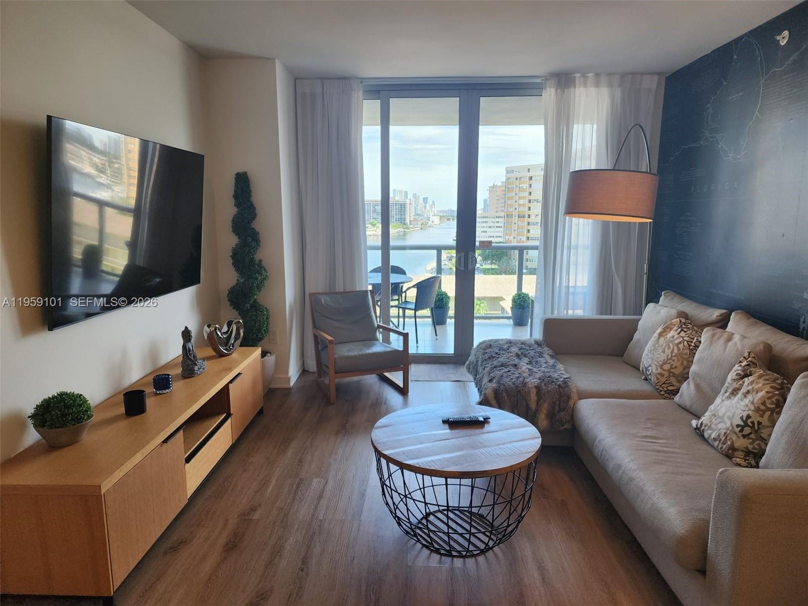 image Beachwalk Condominium3