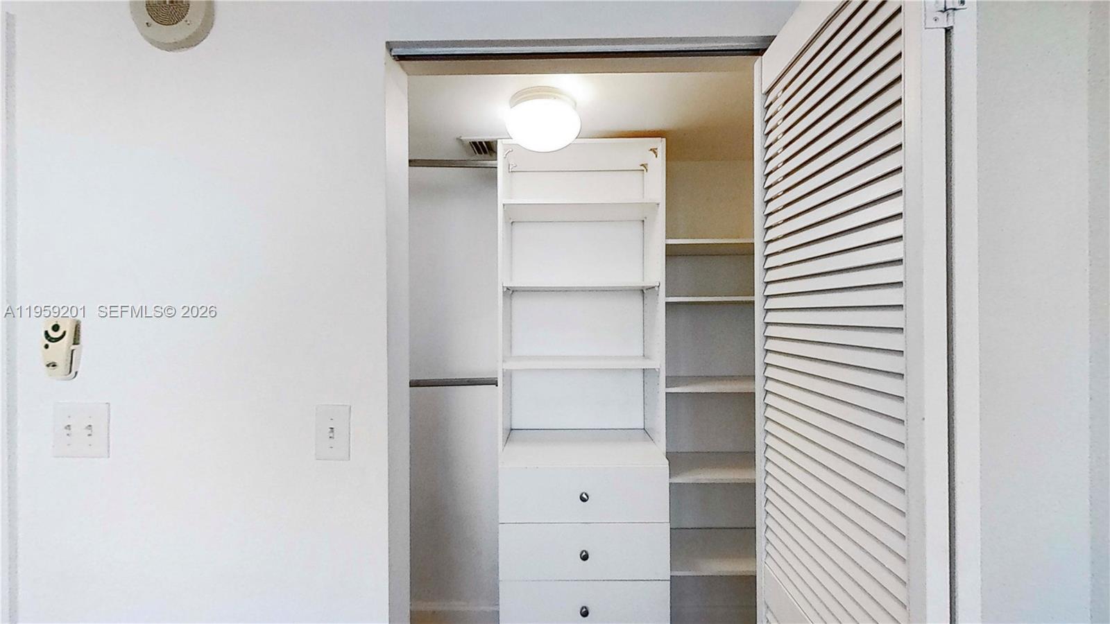 31 SE 5th St #2408 Miami, FL 33131