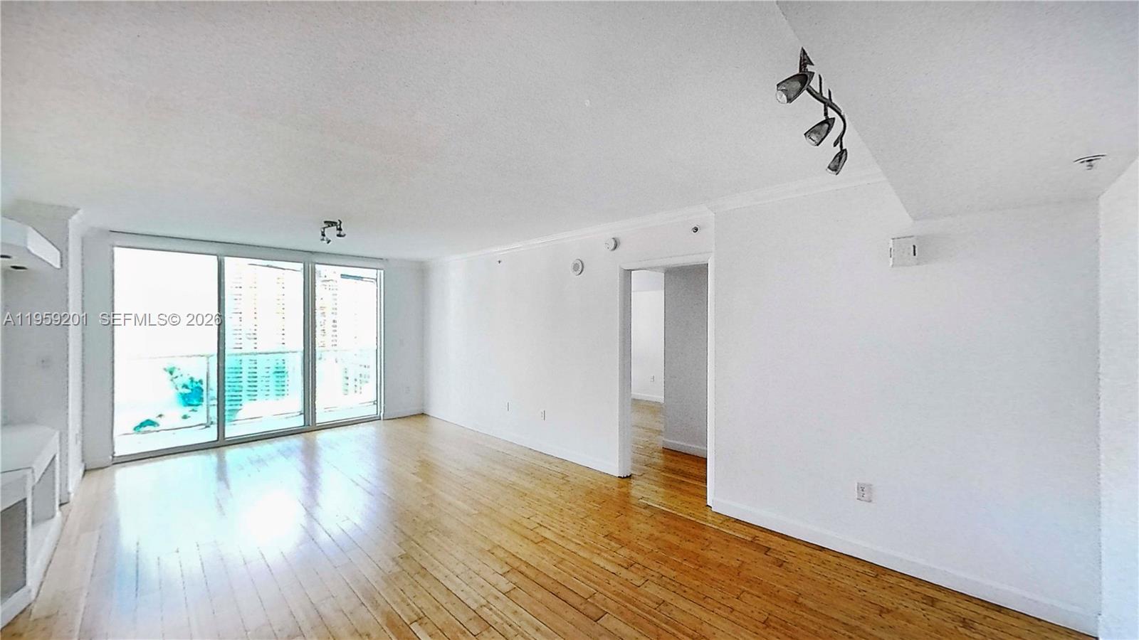 31 SE 5th St #2408 Miami, FL 33131