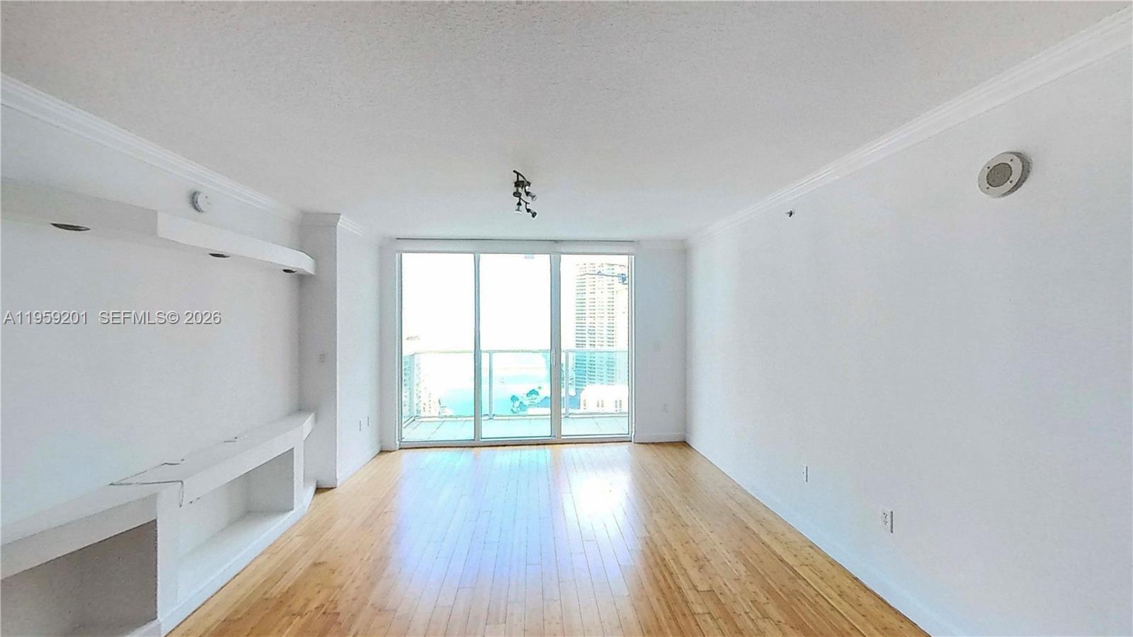 31 SE 5th St #2408 Miami, FL 33131