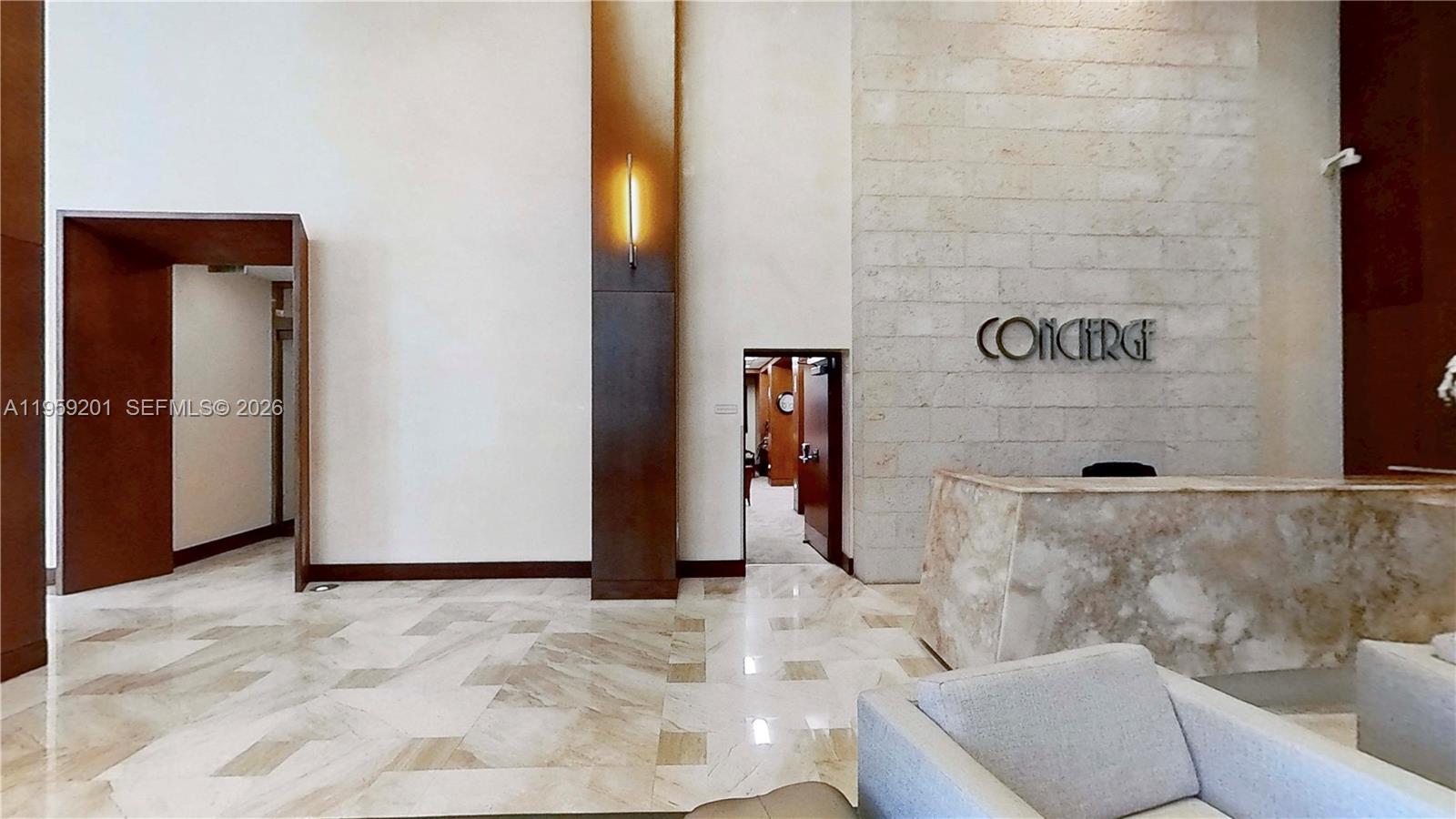 31 SE 5th St #2408 Miami, FL 33131