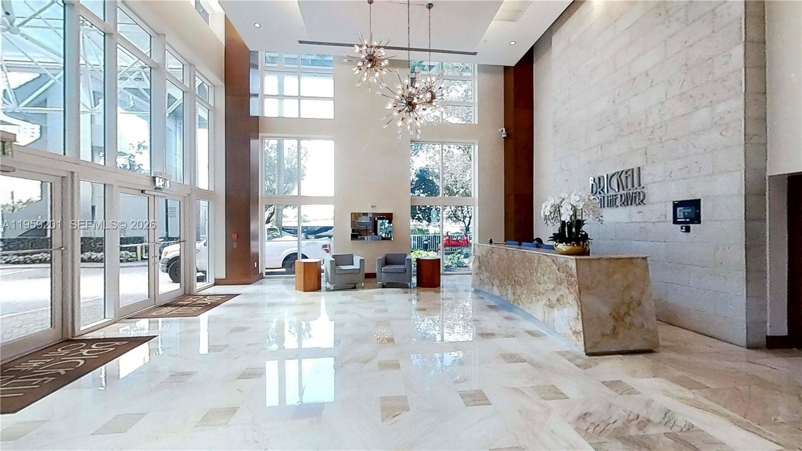 31 SE 5th St #2408 Miami, FL 33131