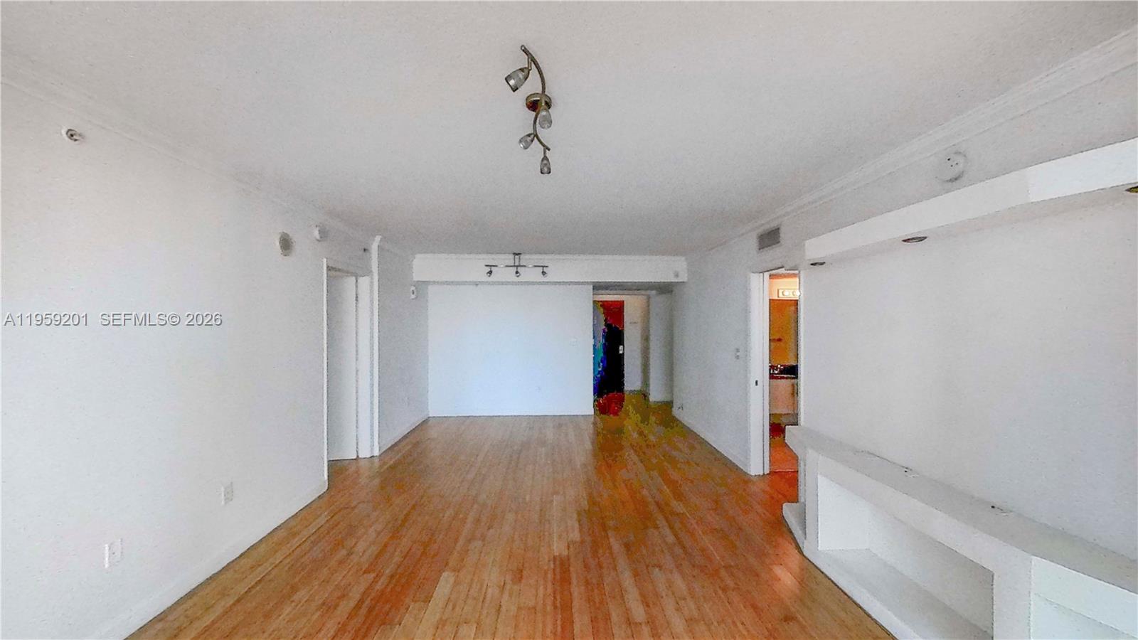 31 SE 5th St #2408 Miami, FL 33131