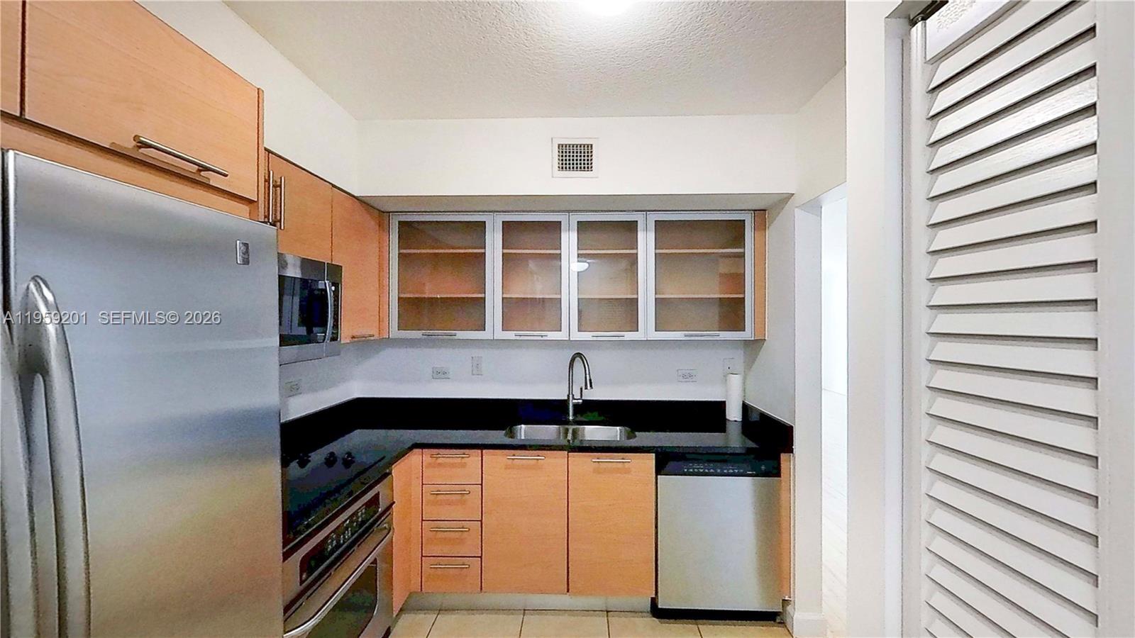 31 SE 5th St #2408 Miami, FL 33131