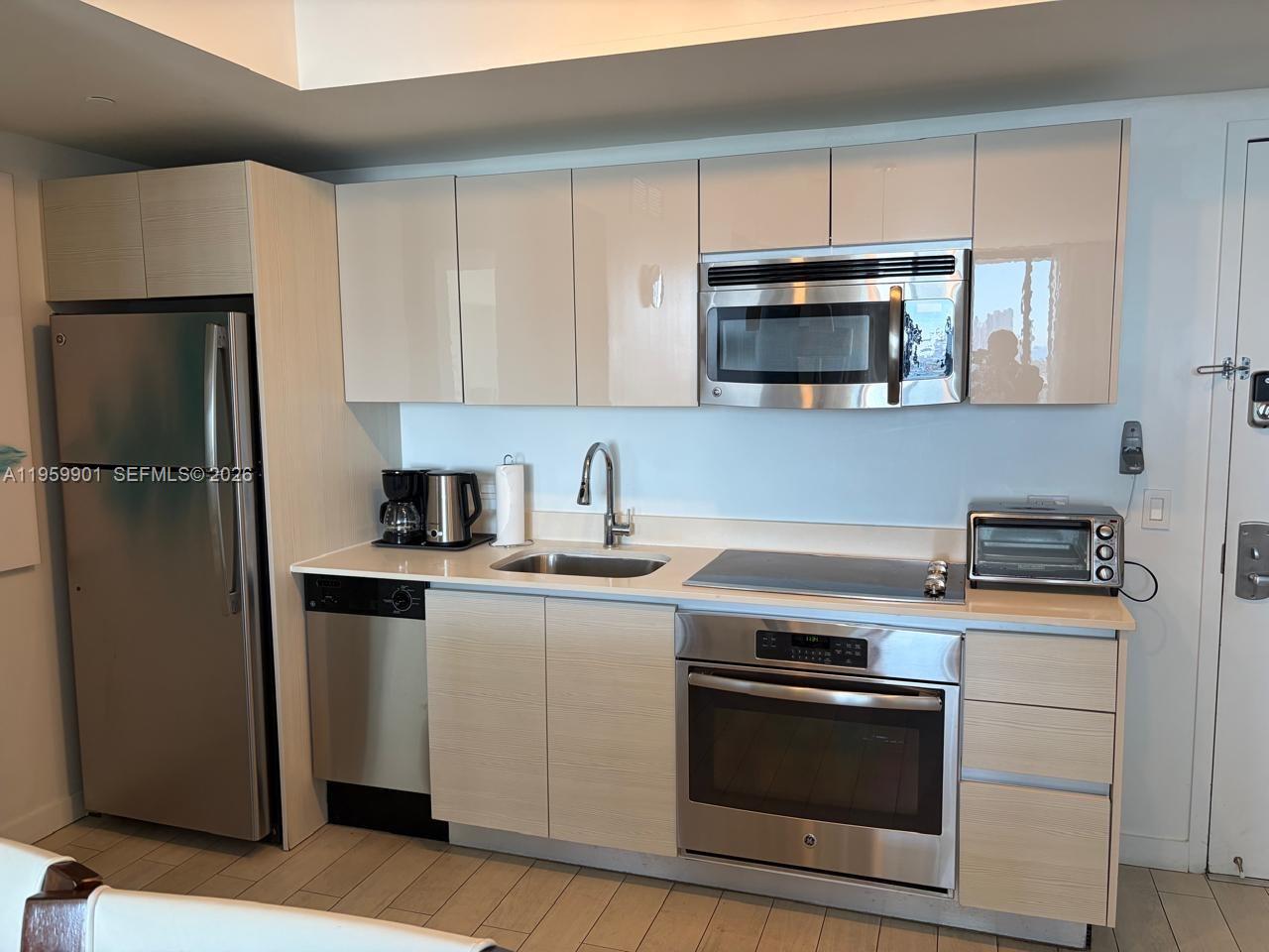 image Beachwalk Condominium9