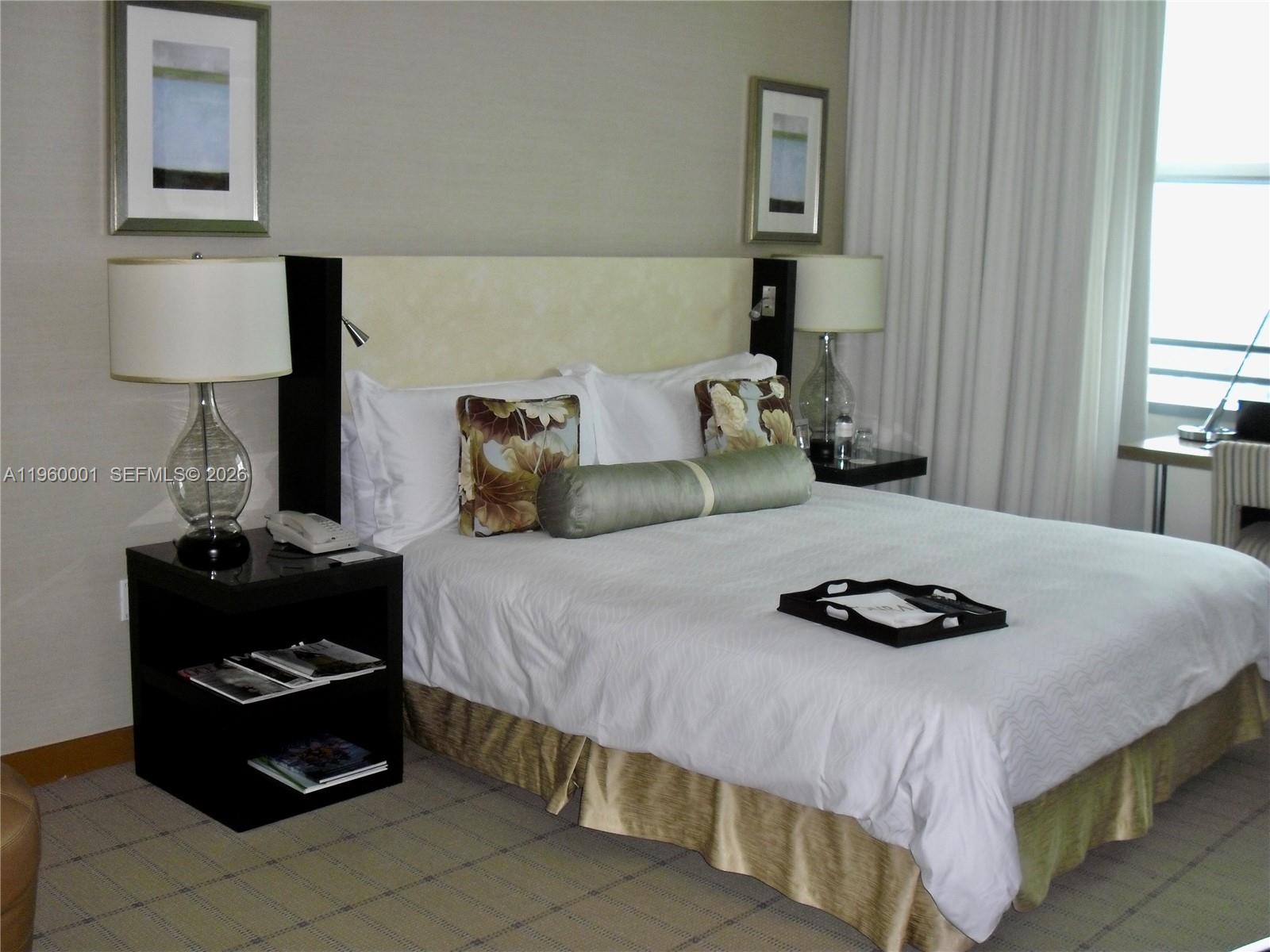 image Brickell Arch1