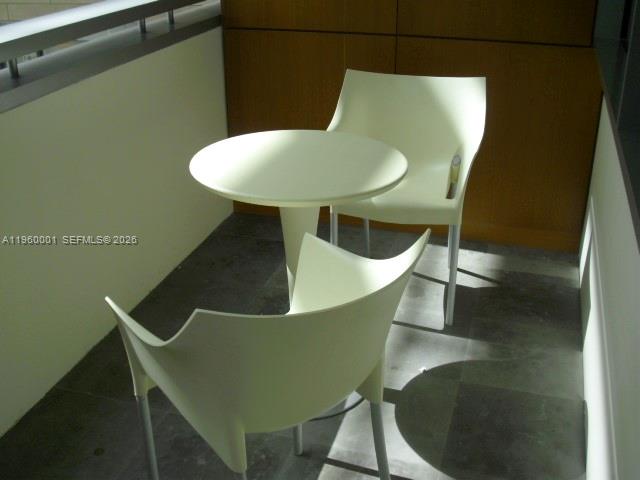 image Brickell Arch8