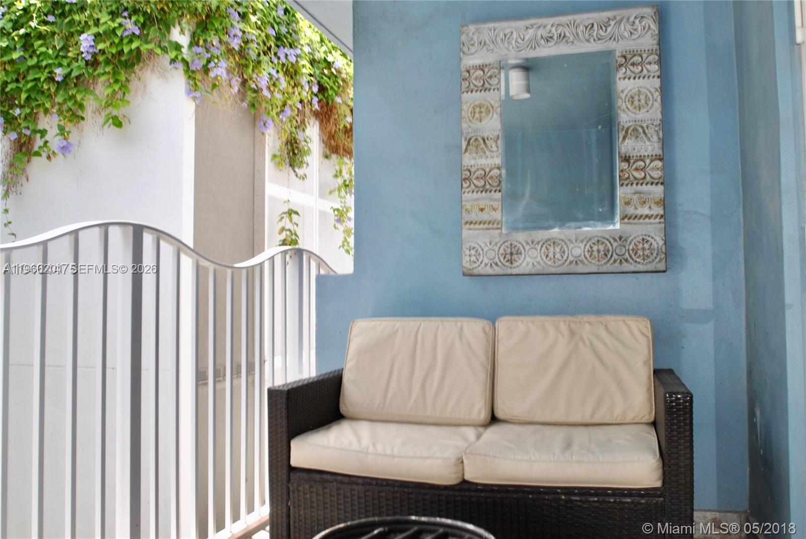 61 Collins Ave #402 Miami Beach, FL 33139