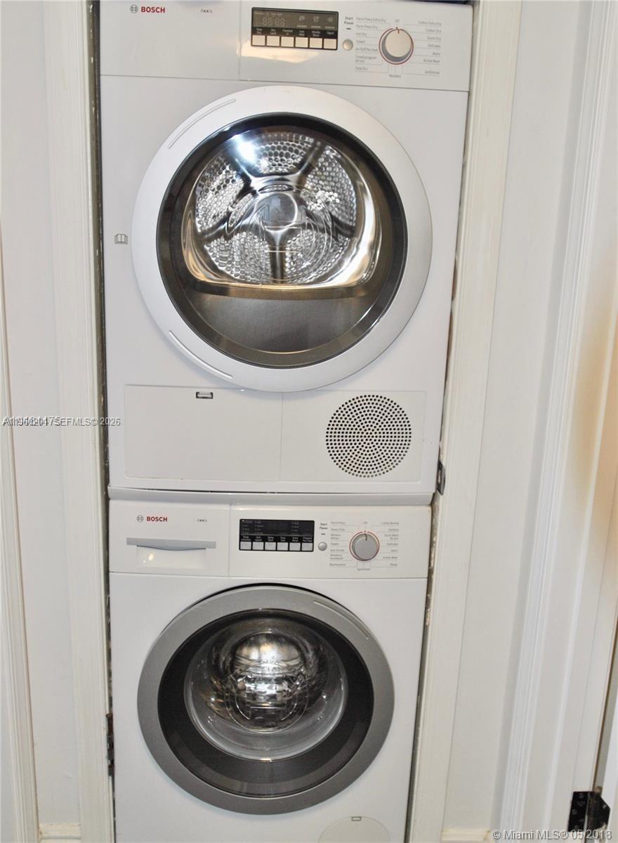 61 Collins Ave #402 Miami Beach, FL 33139