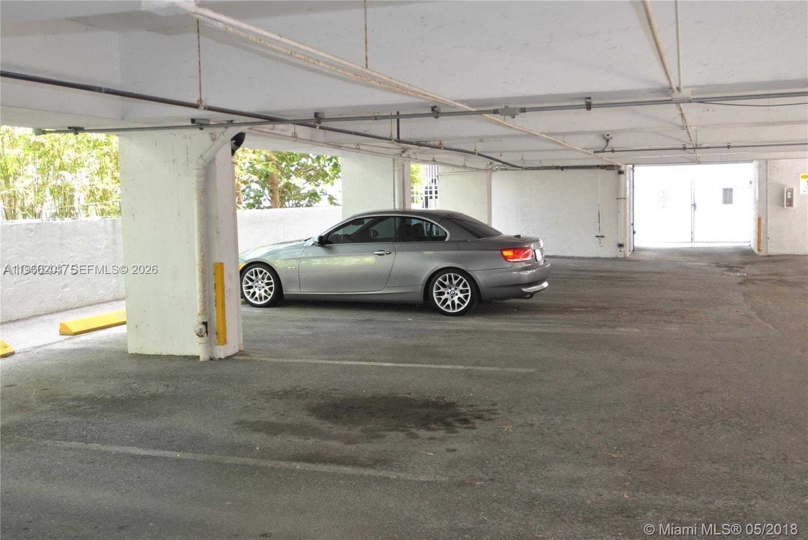 61 Collins Ave #402 Miami Beach, FL 33139