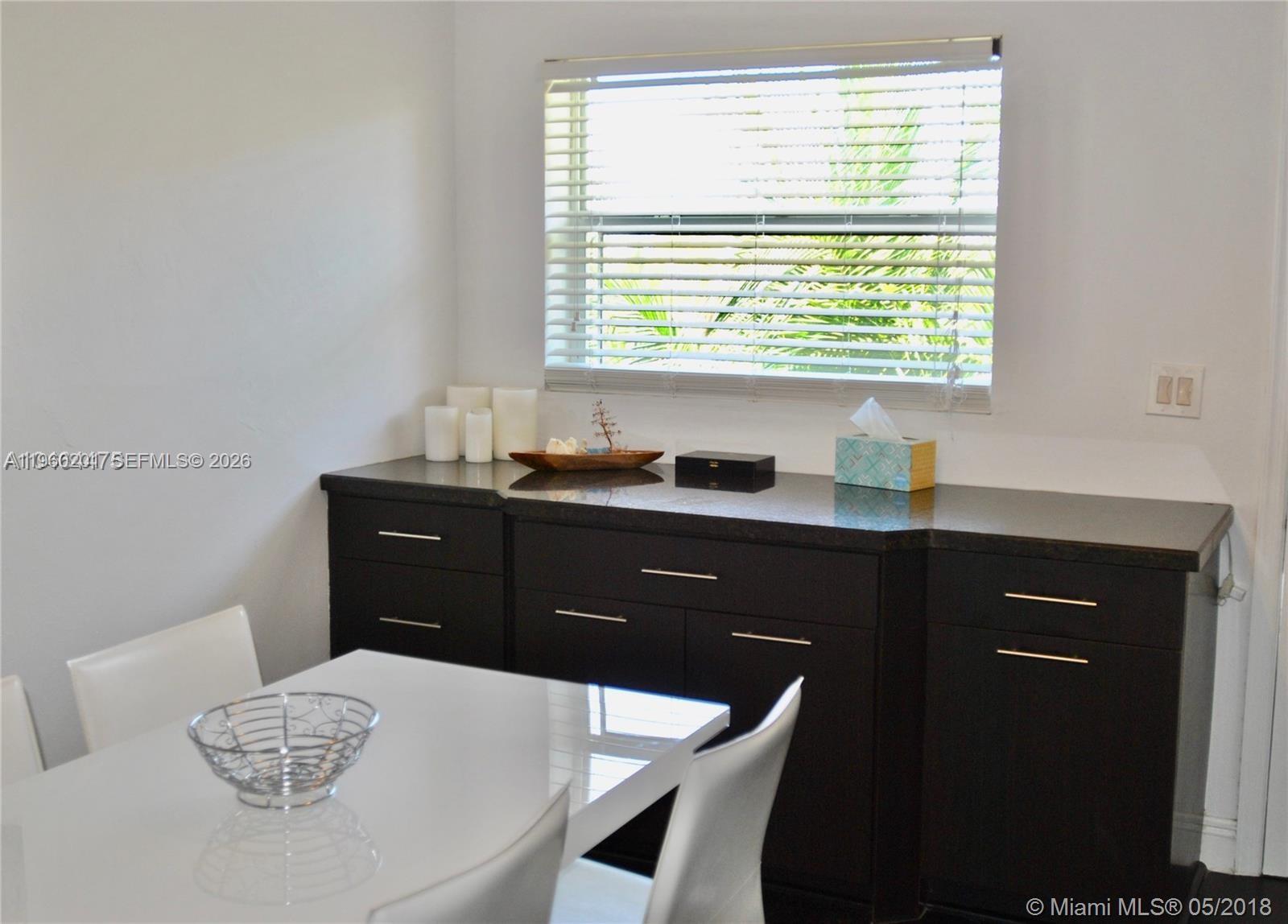 61 Collins Ave #402 Miami Beach, FL 33139