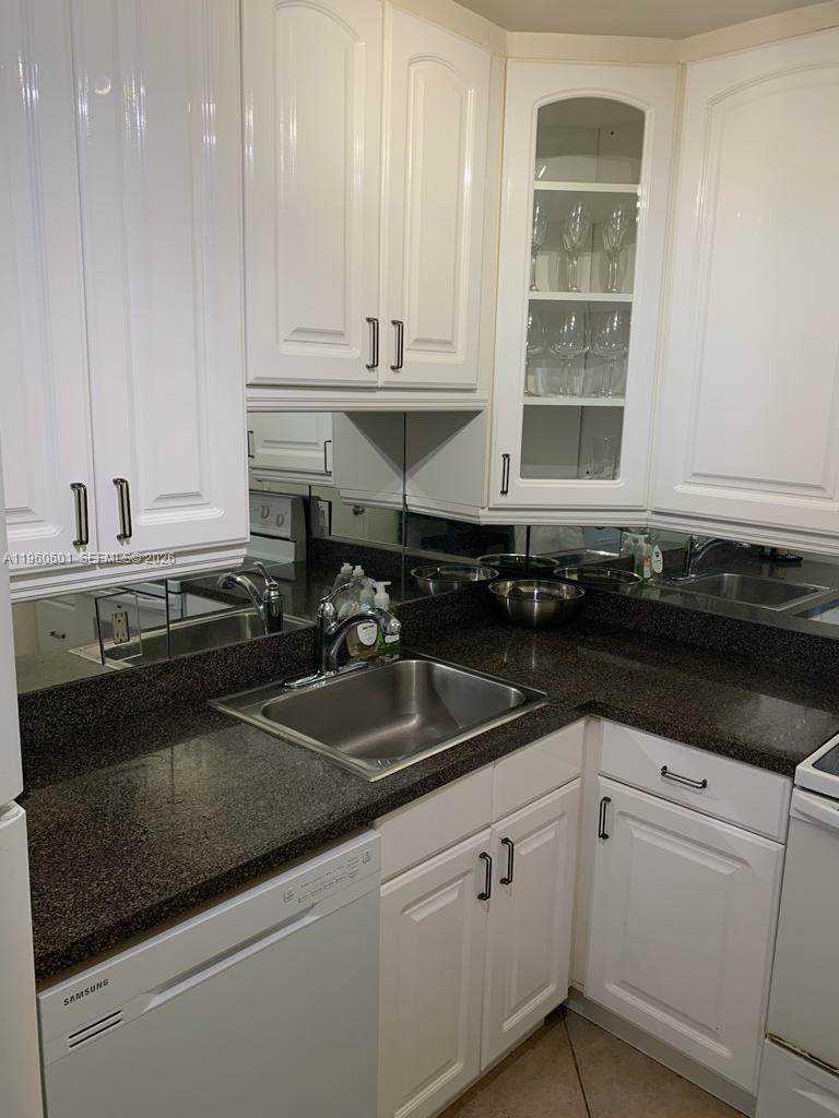 image South Bay Club14