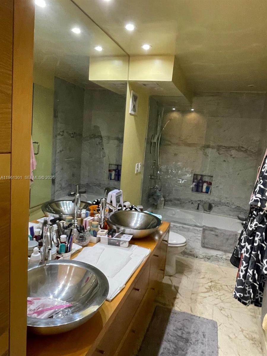 5005 Collins Ave #212 Miami Beach, FL 33140