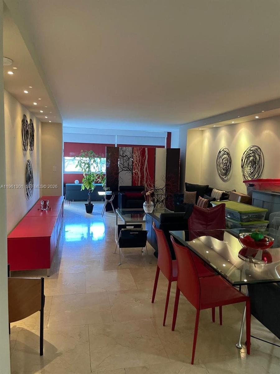 5005 Collins Ave #212 Miami Beach, FL 33140