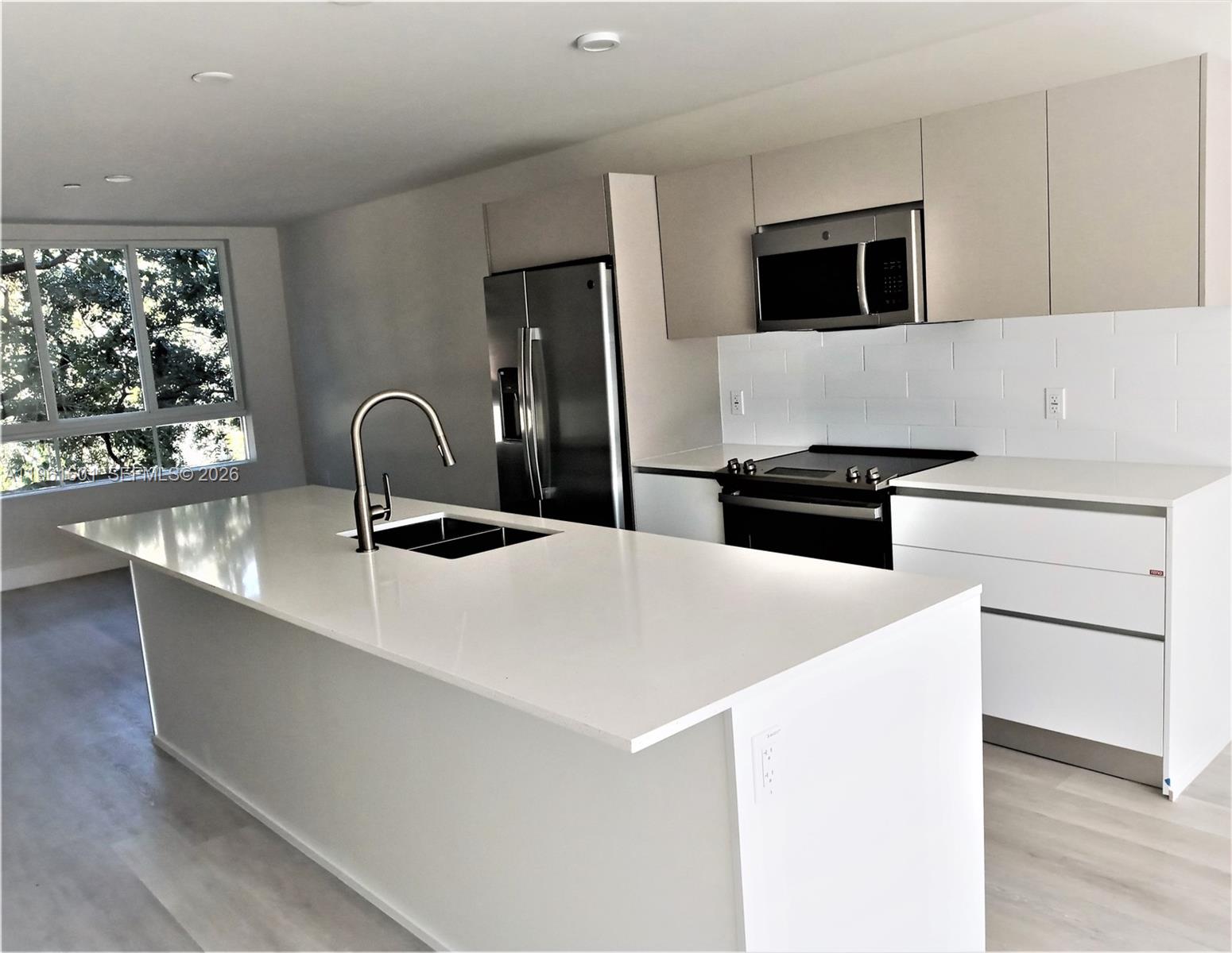 2555 NE 193rd St #2204