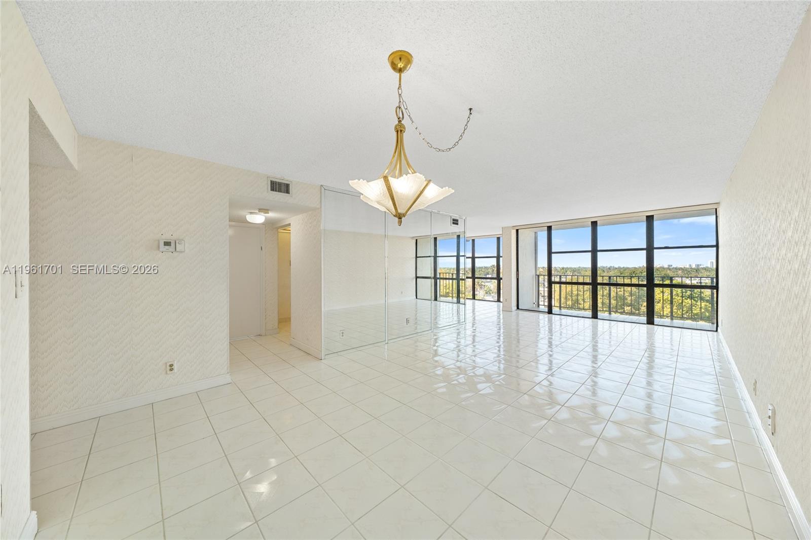 800 Parkview Dr #729 Hallandale Beach, FL 33009