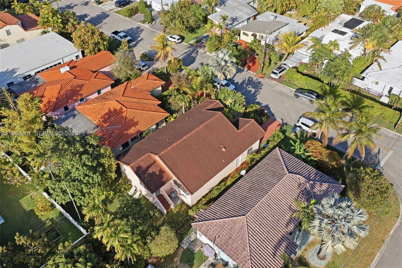 9208 Emerson Ave Surfside, FL 33154