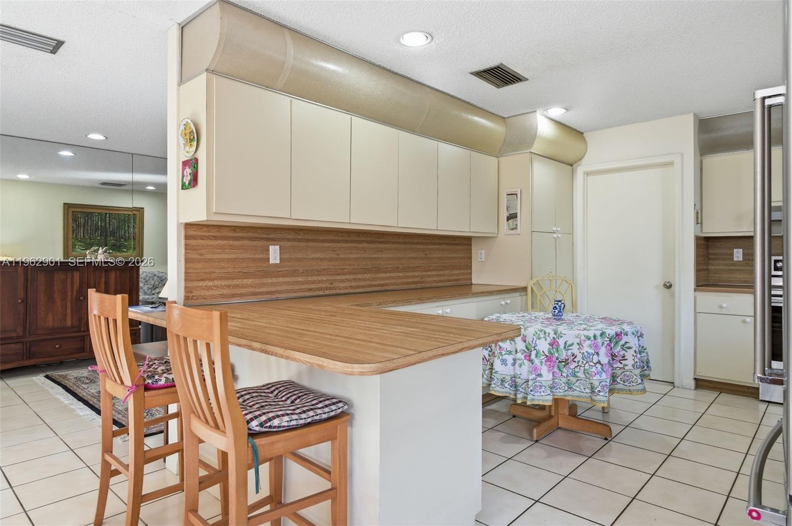 9208 Emerson Ave Surfside, FL 33154