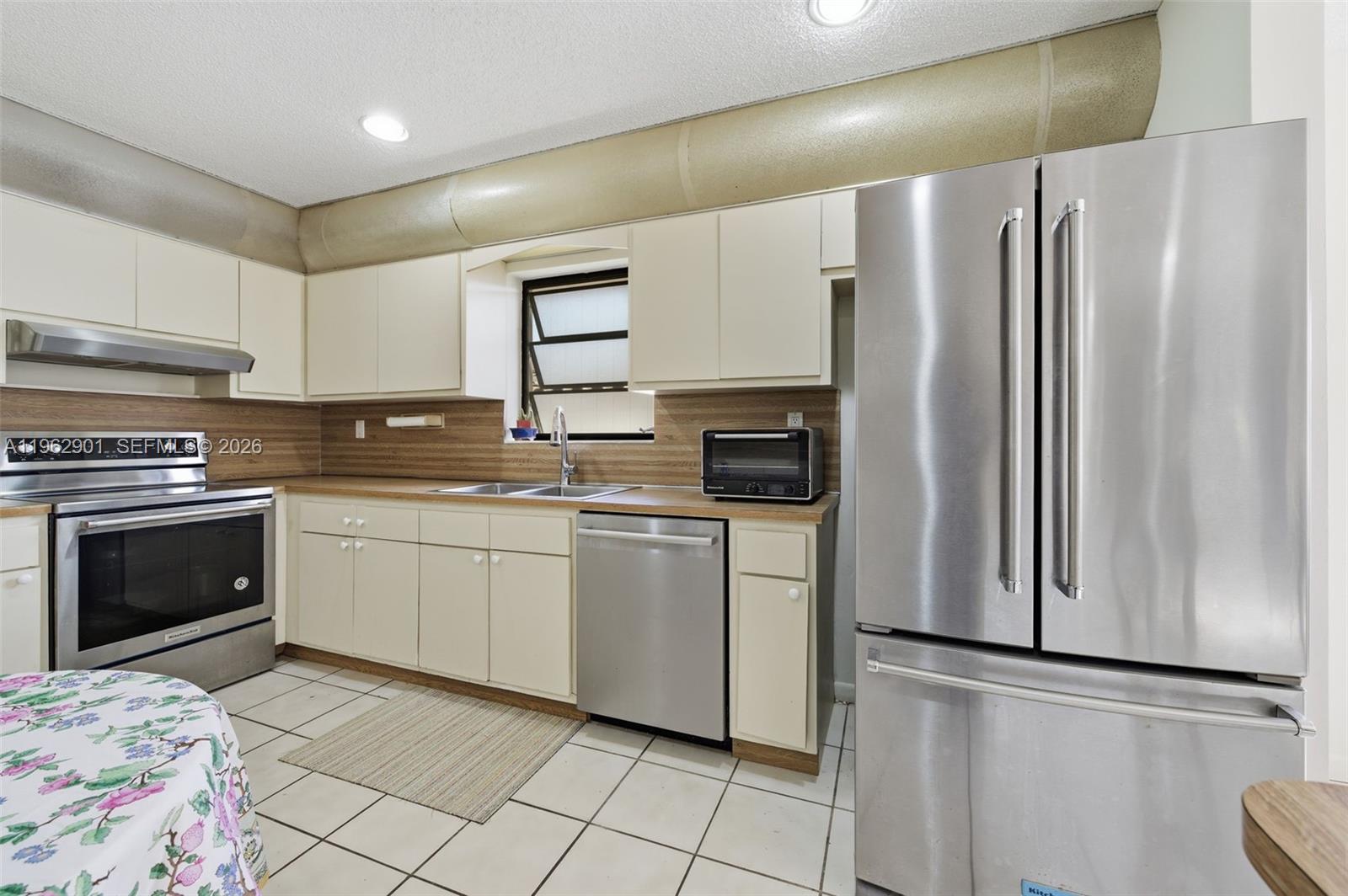 9208 Emerson Ave Surfside, FL 33154