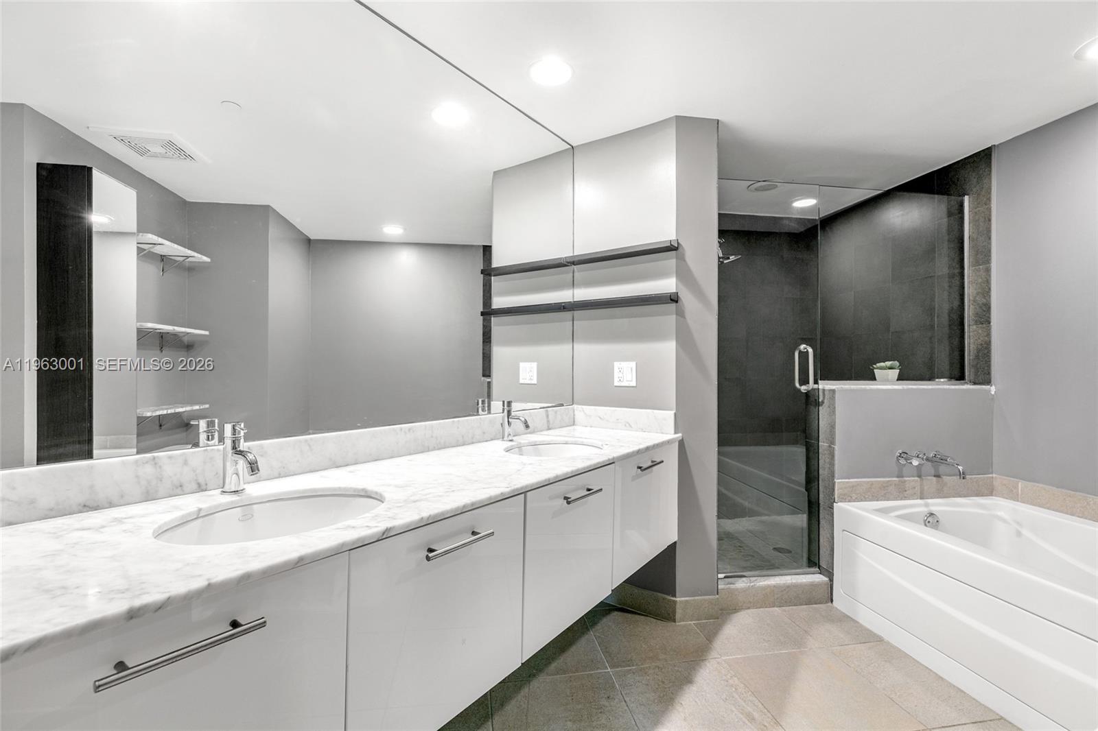 image 500 Brickell West11