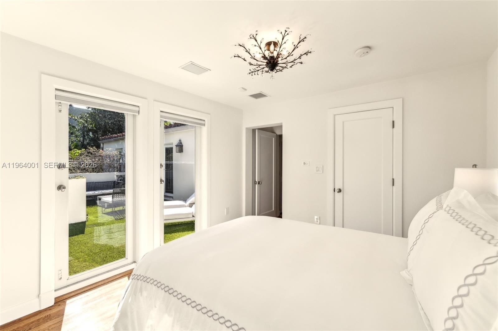 5711 N Bay Rd Miami Beach, FL 33140