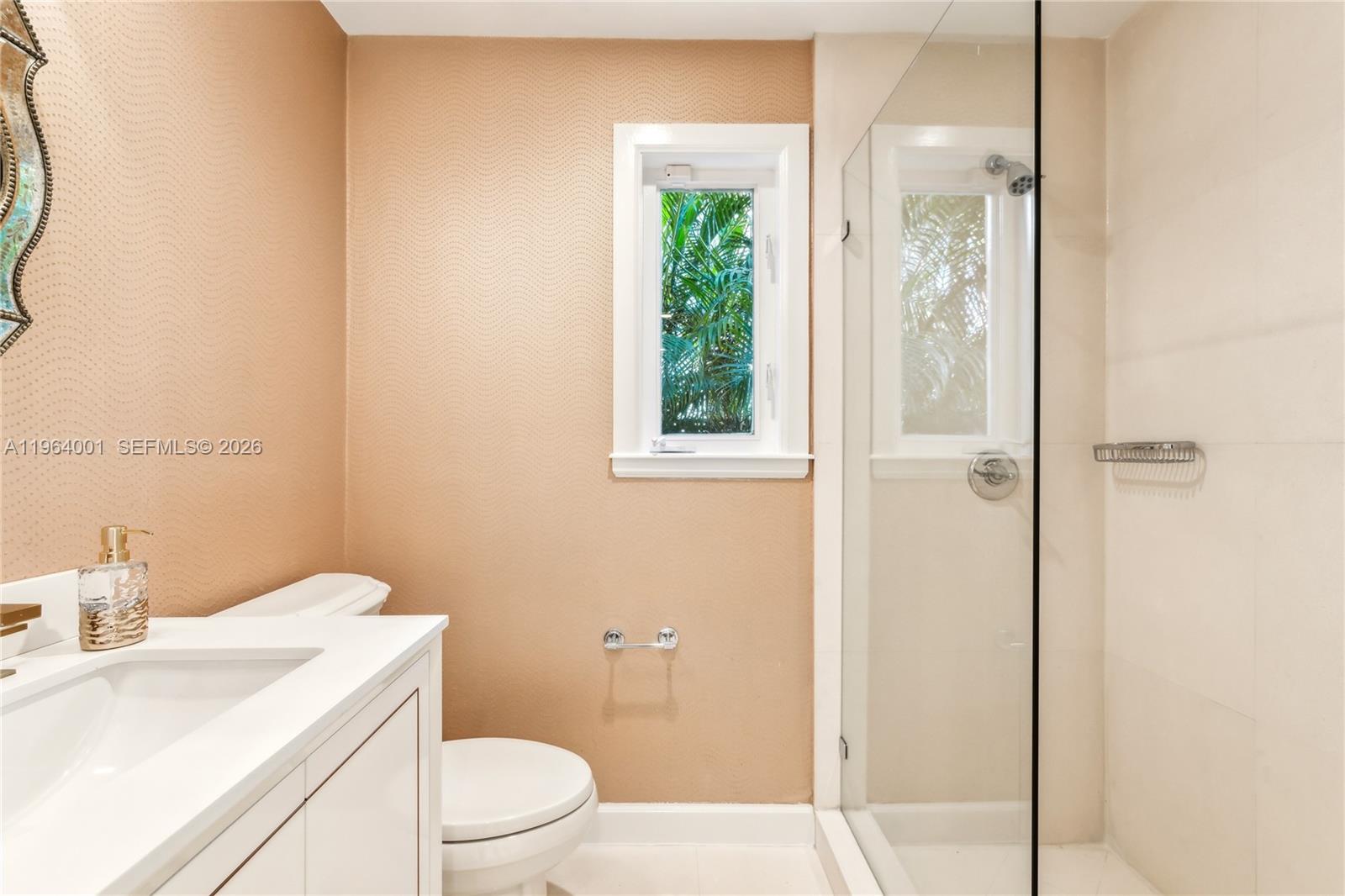 5711 N Bay Rd Miami Beach, FL 33140