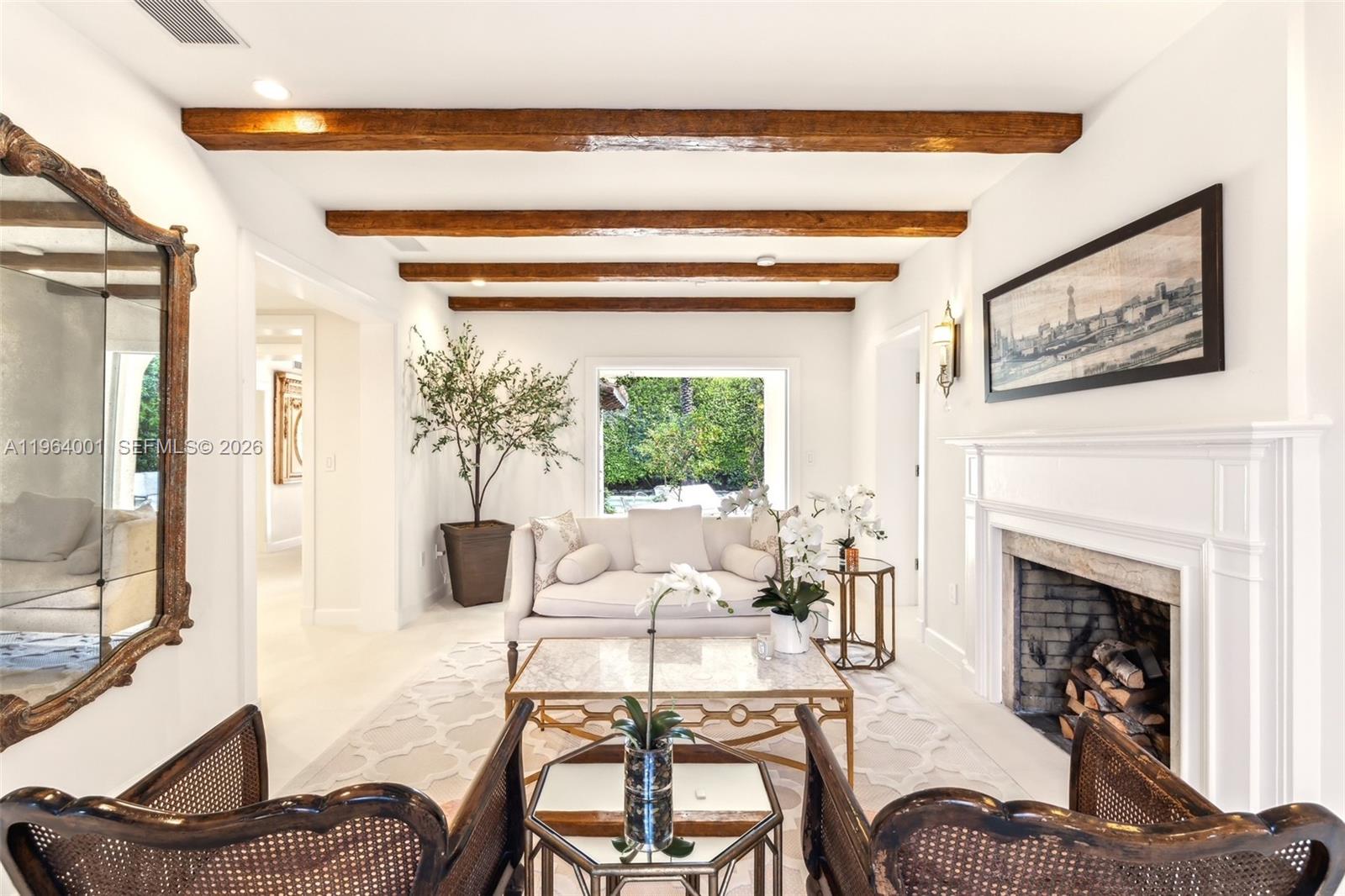 5711 N Bay Rd Miami Beach, FL 33140