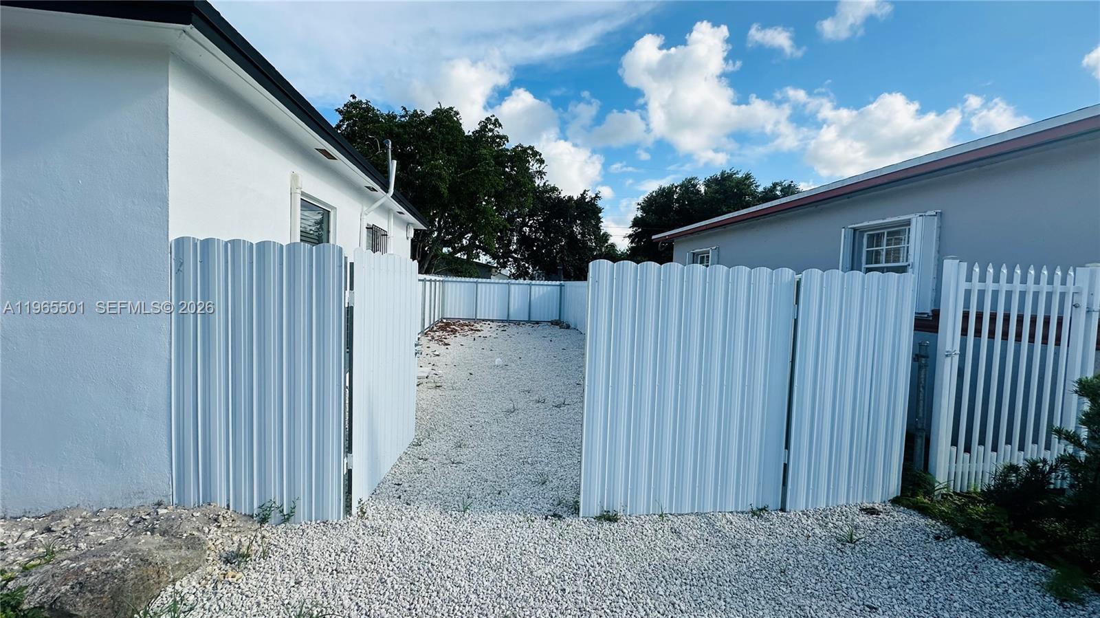 1100 NW 75th St Miami, FL 33150