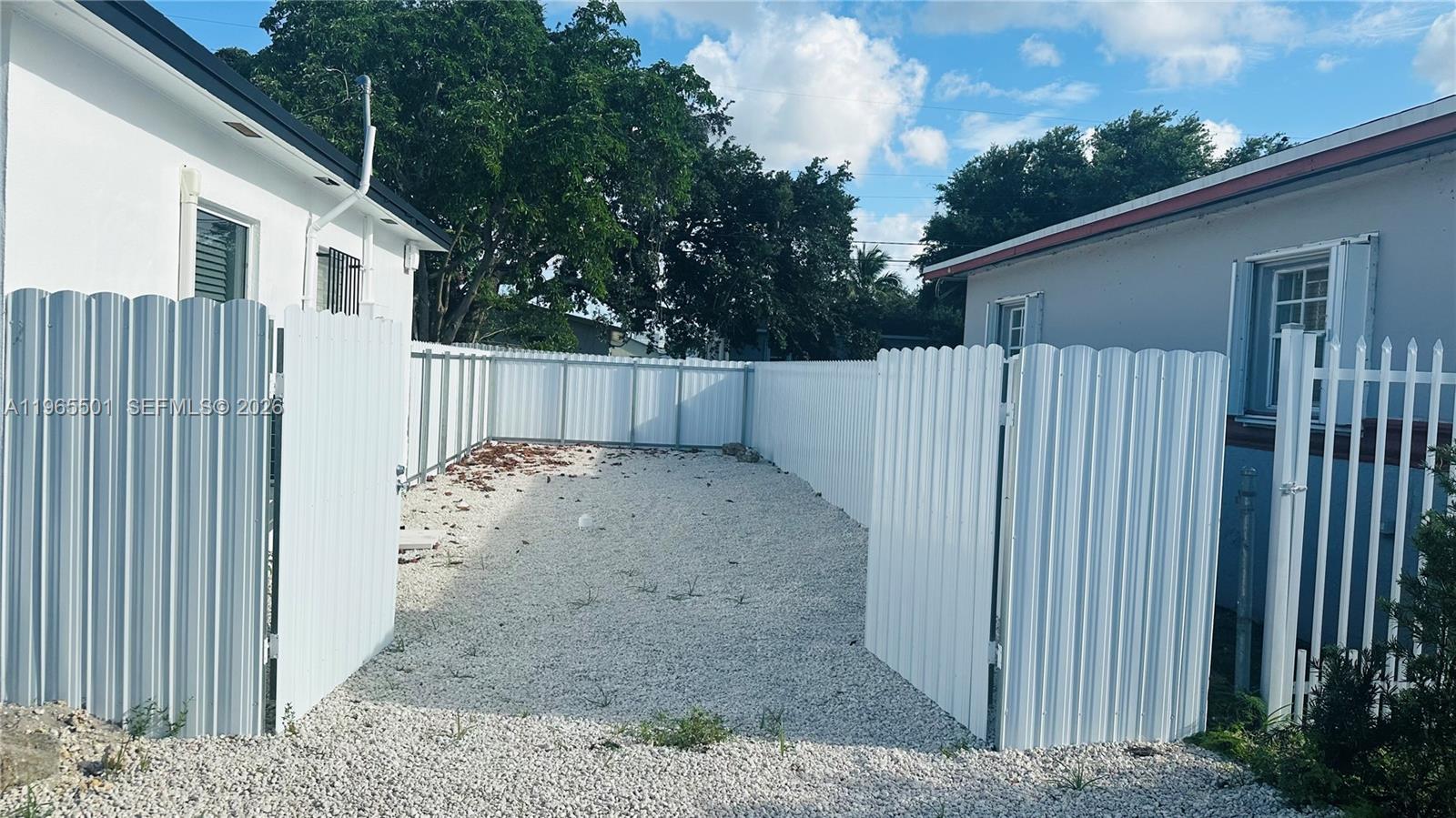 1100 NW 75th St Miami, FL 33150