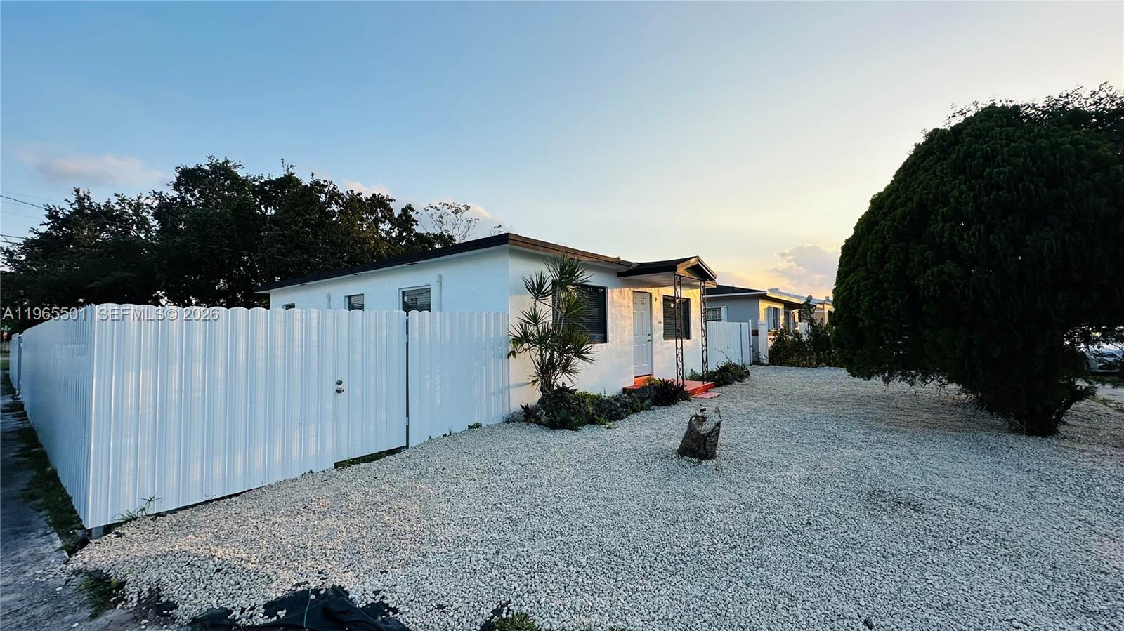 1100 NW 75th St Miami, FL 33150