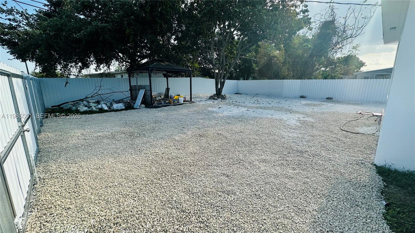 1100 NW 75th St Miami, FL 33150