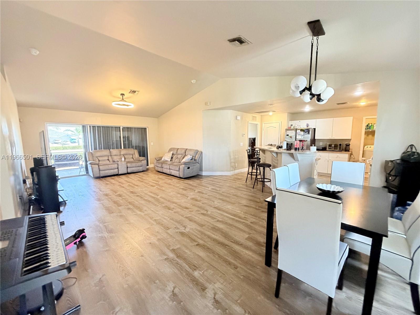 3625 NE 19th Pl Cape Coral, FL 33909