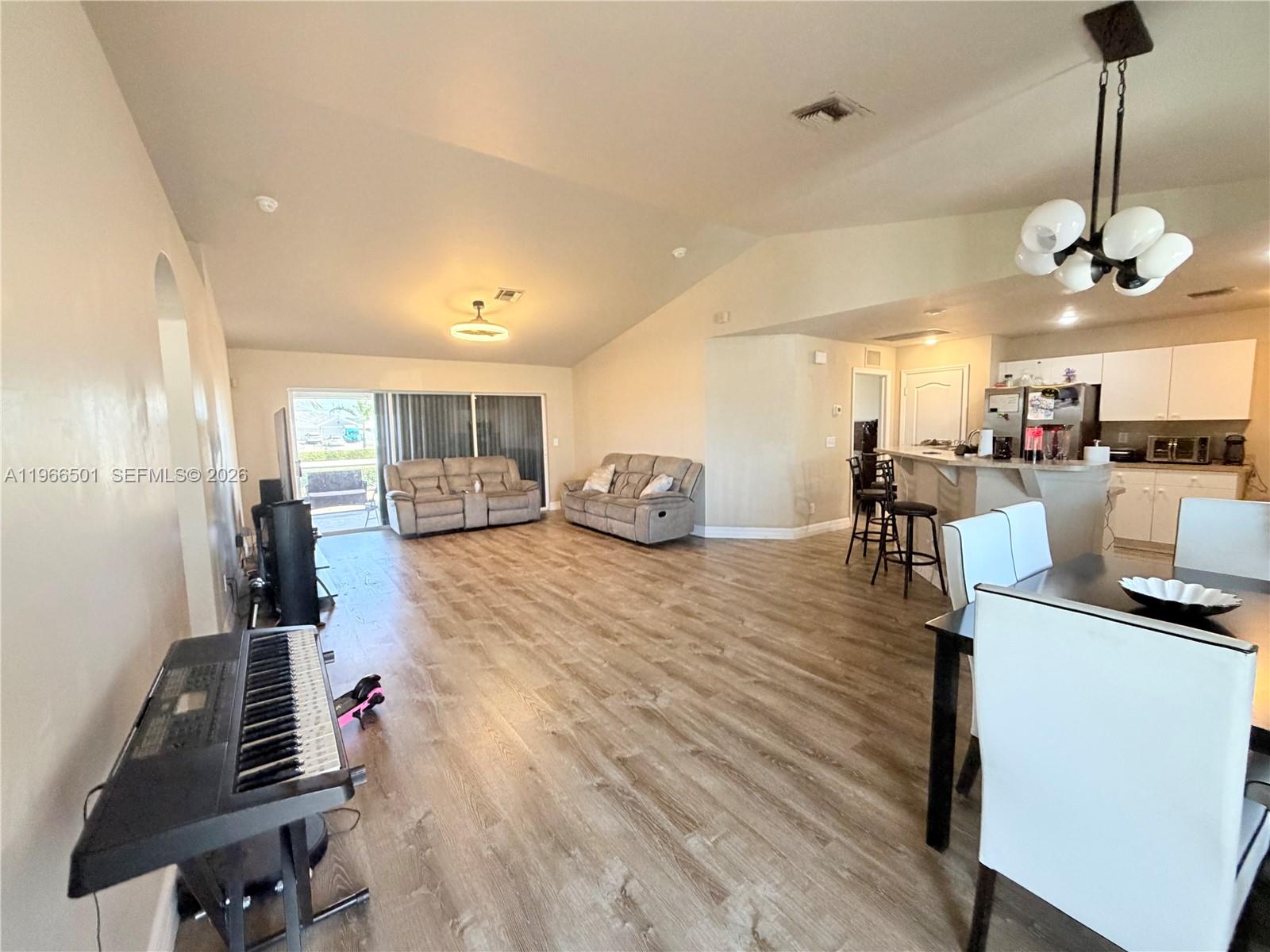 3625 NE 19th Pl Cape Coral, FL 33909