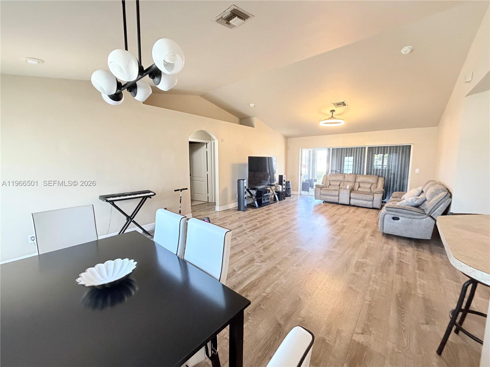 3625 NE 19th Pl Cape Coral, FL 33909