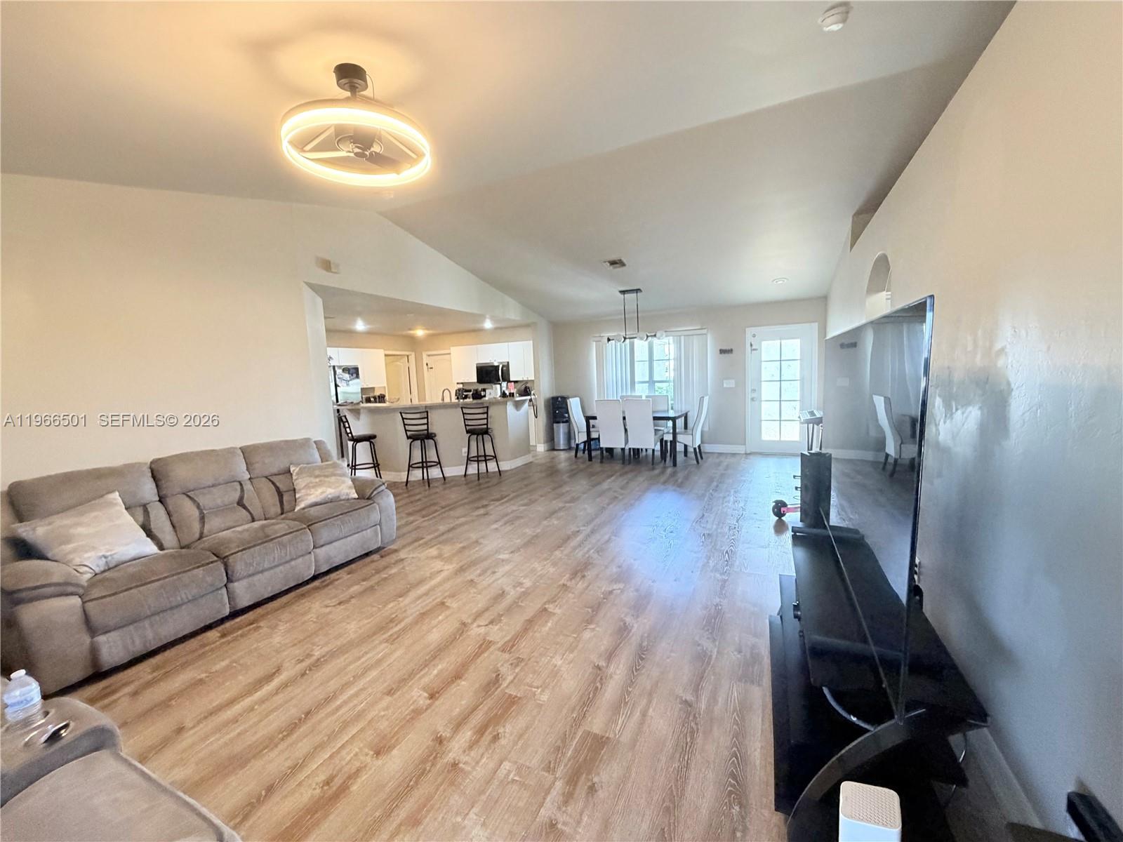 3625 NE 19th Pl Cape Coral, FL 33909