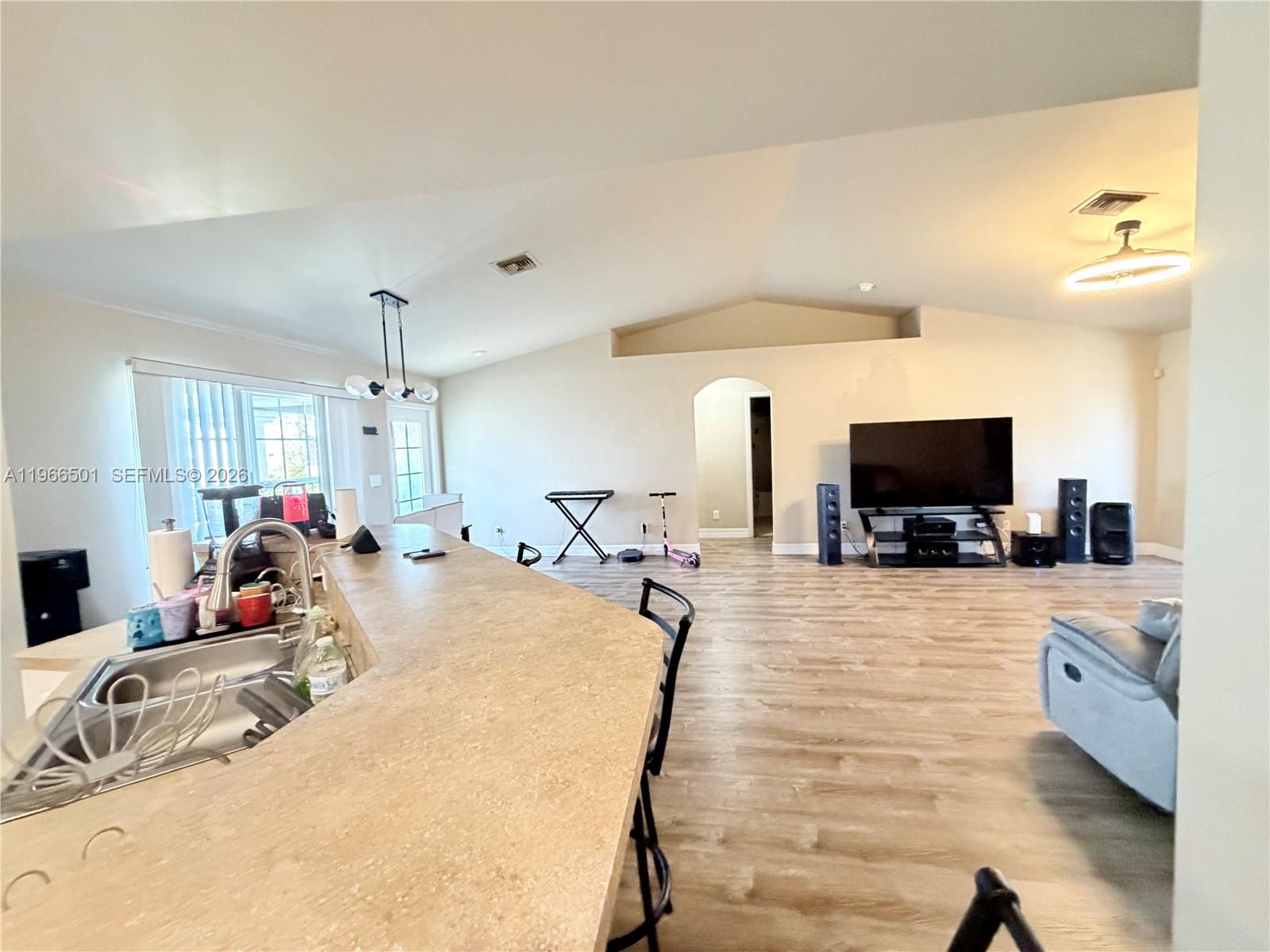 3625 NE 19th Pl Cape Coral, FL 33909