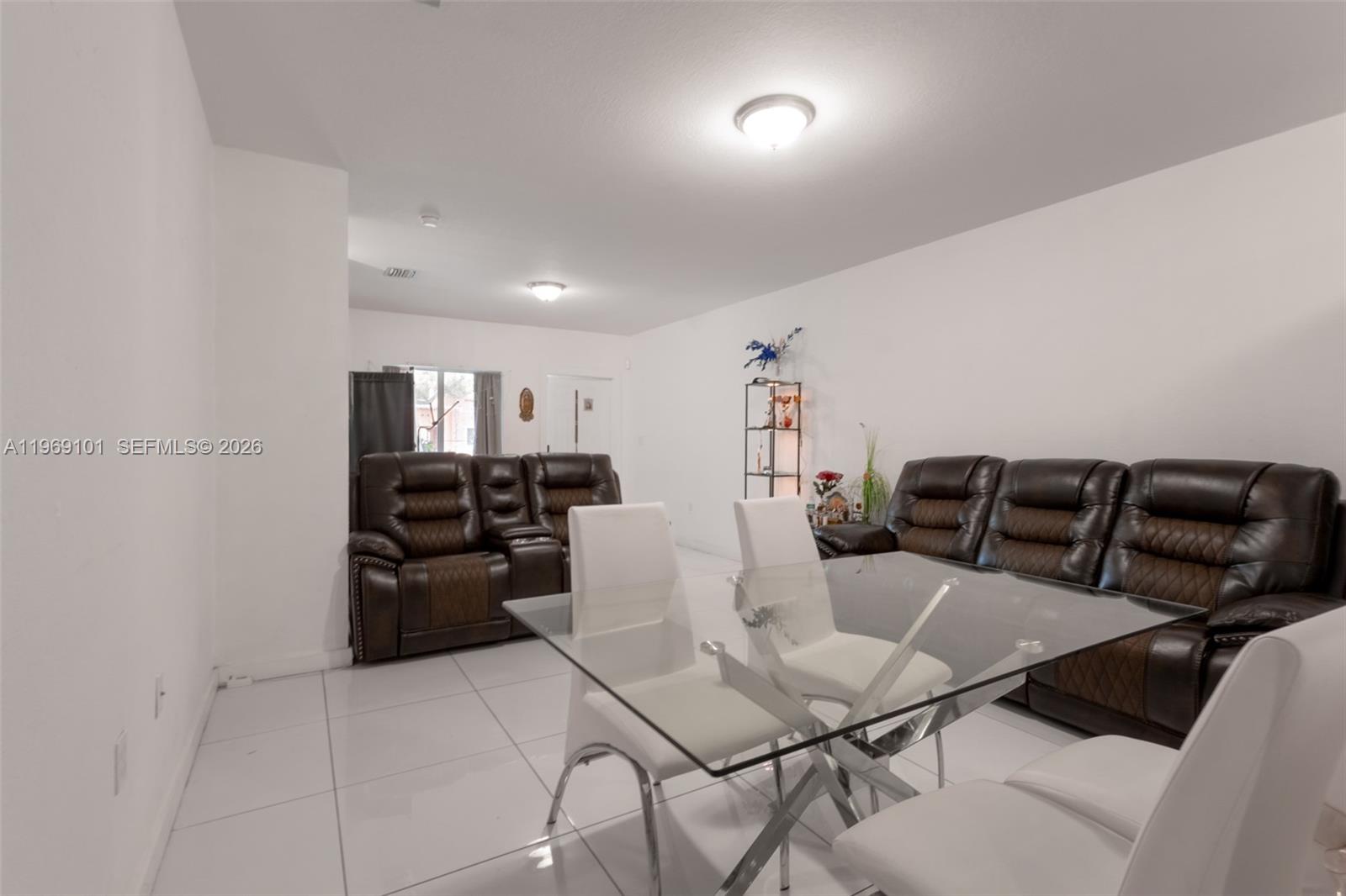 1998 NW 47th St Miami, FL 33142