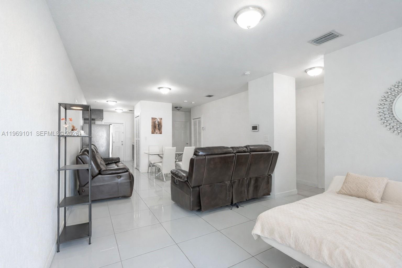 1998 NW 47th St Miami, FL 33142