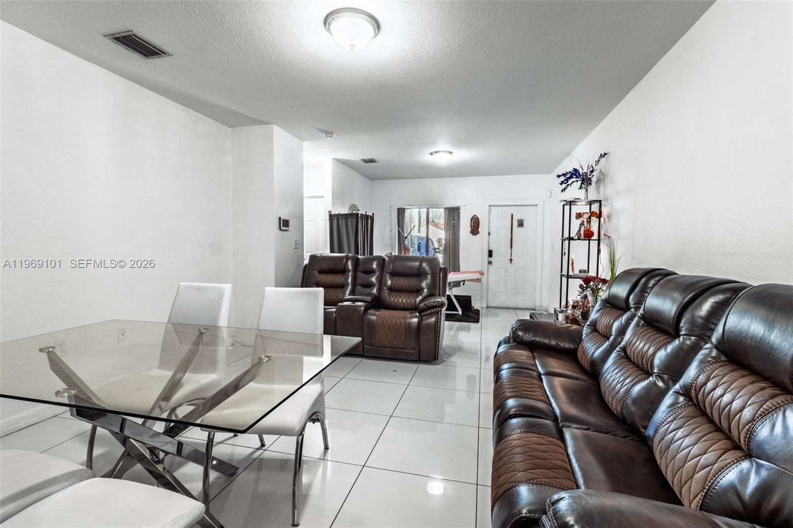 1998 NW 47th St Miami, FL 33142