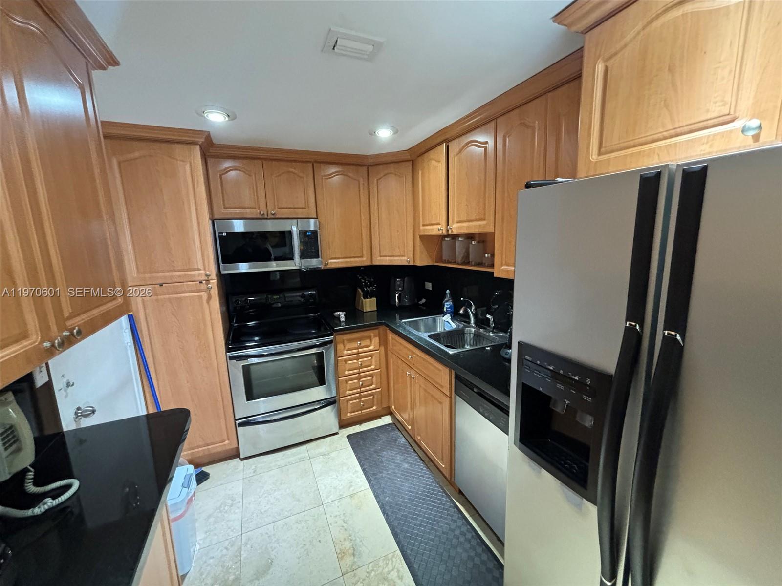 5005 Collins Ave #825 Miami Beach, FL 33140