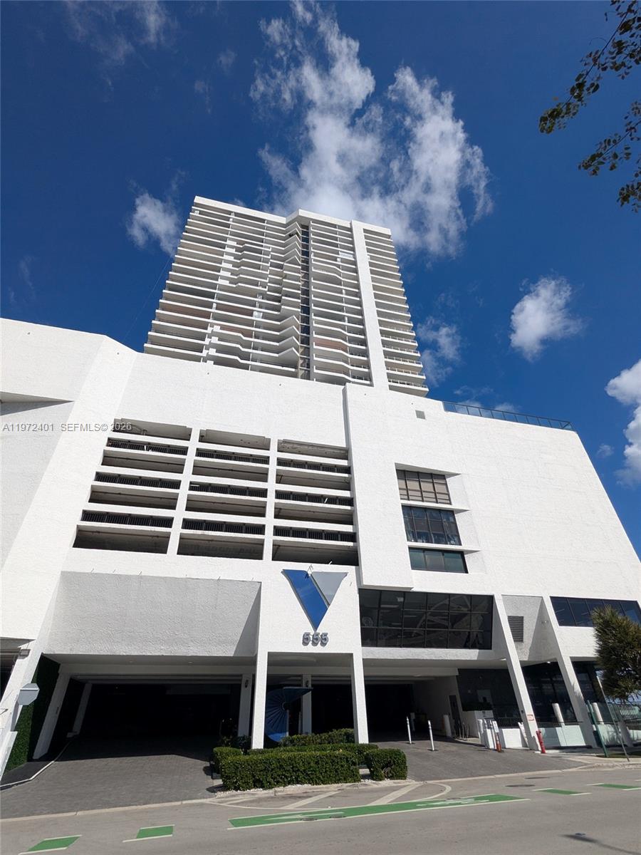 555 NE 15th St #20B Miami, FL 33132