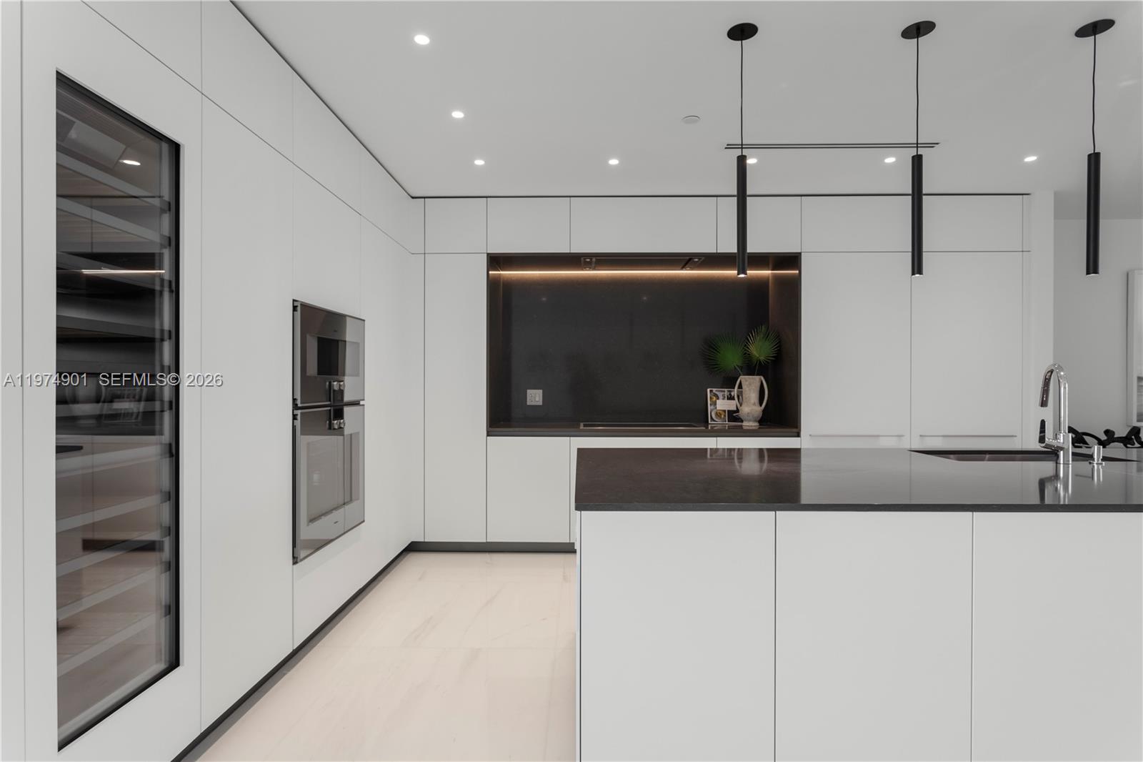 300 Biscayne Blvd Way #5002 E Miami, FL 33131