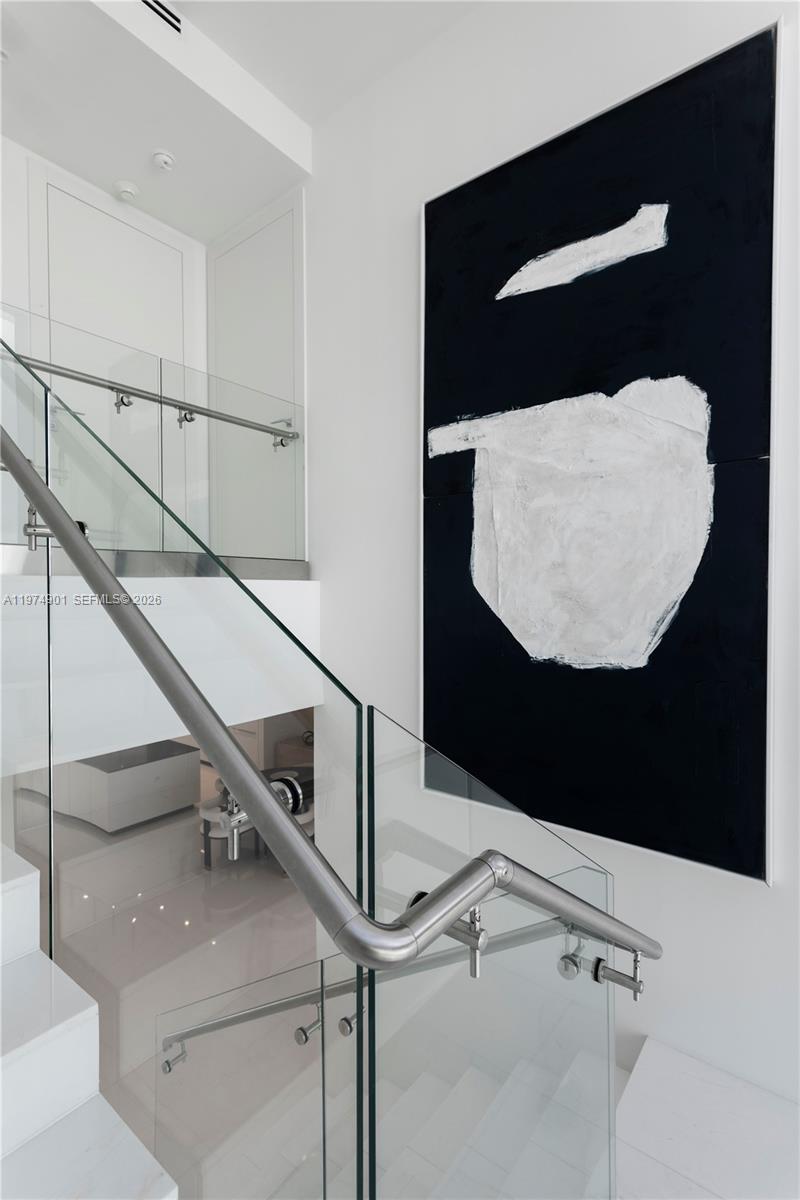 300 Biscayne Blvd Way #5002 E Miami, FL 33131