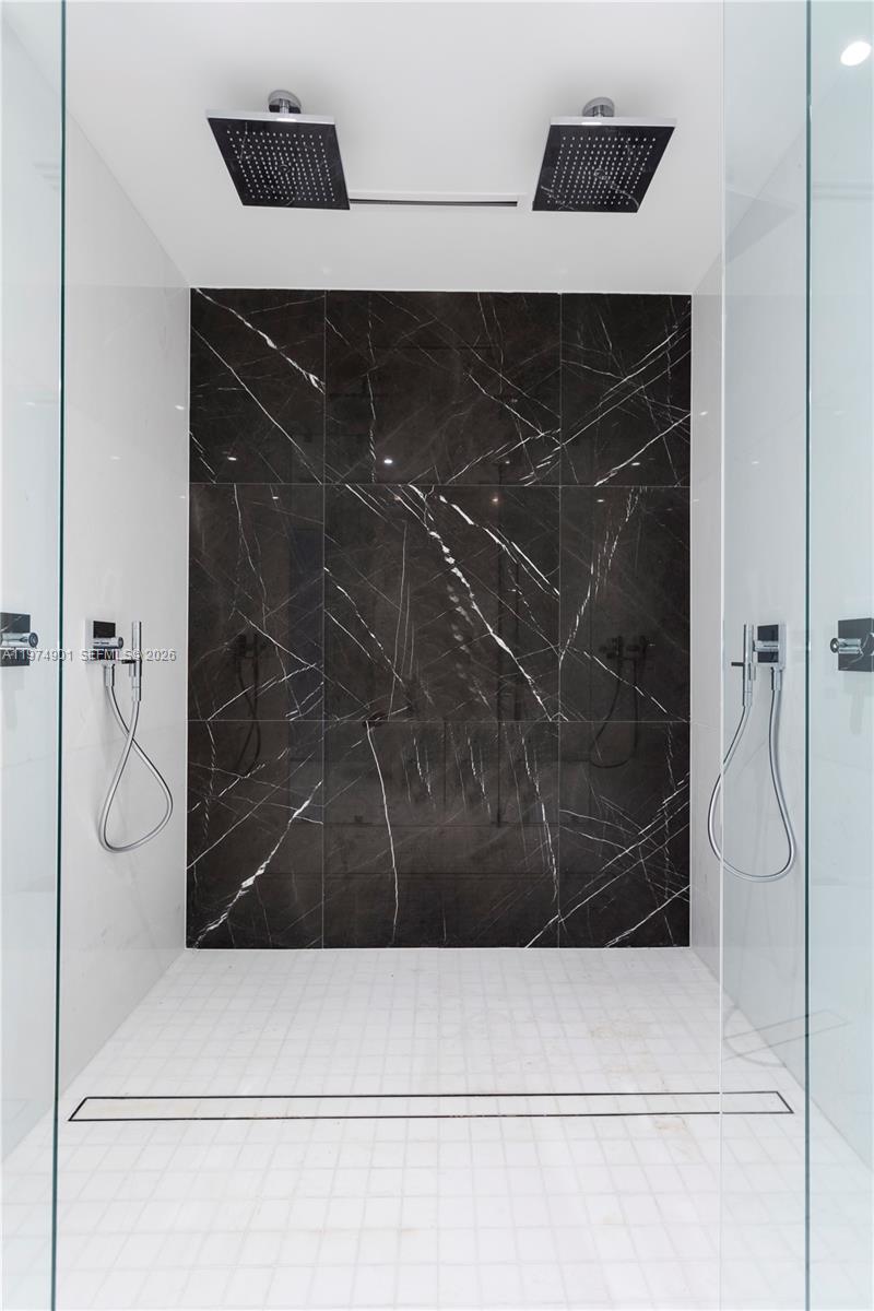 300 Biscayne Blvd Way #5002 E Miami, FL 33131